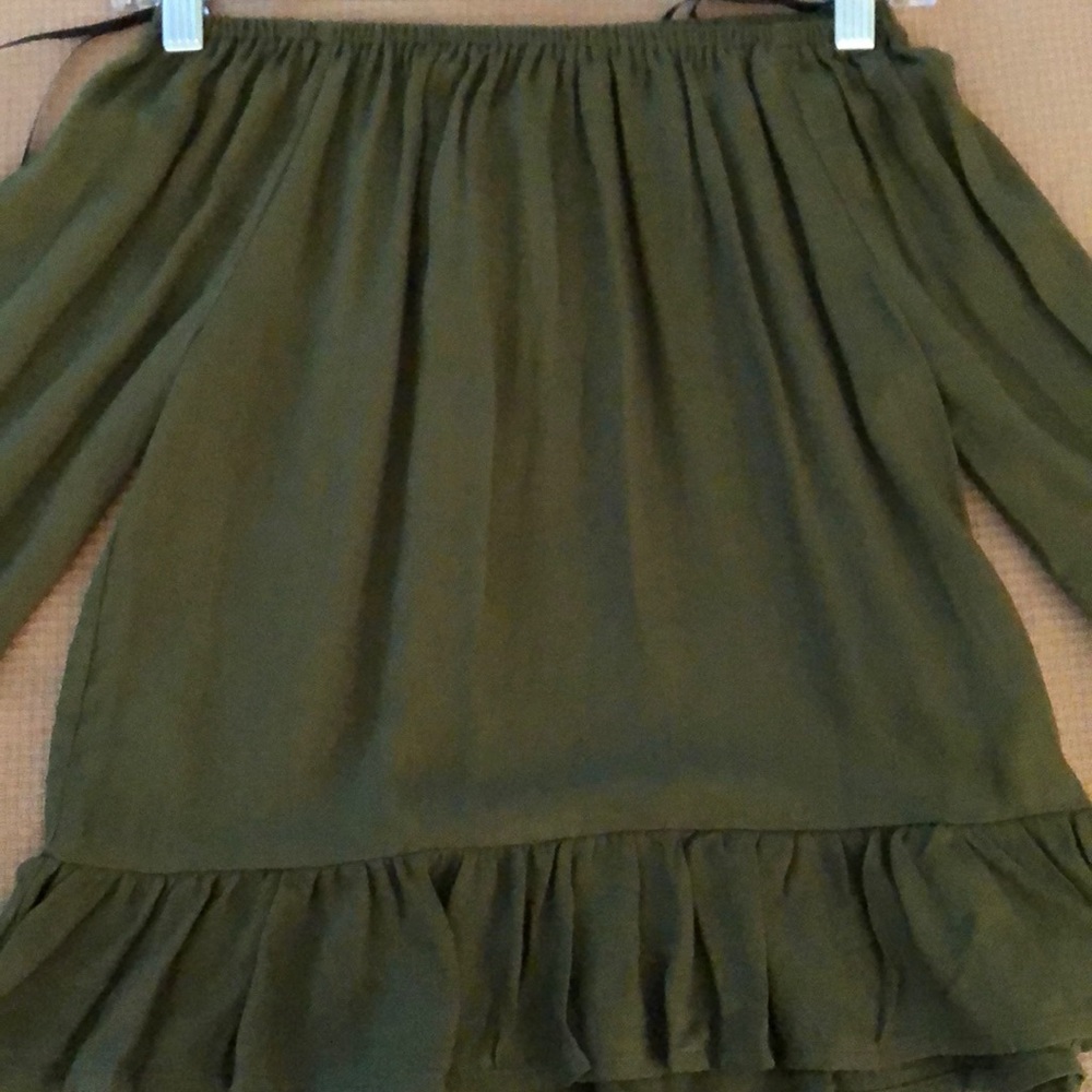 H&M off the shoulder long-sleeve ruffle top